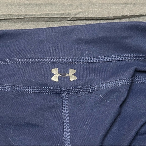 Bundle Under Armour Navy and Gray Workout Activewear Leggings Capris Athletic Sm - Picture 2 of 11